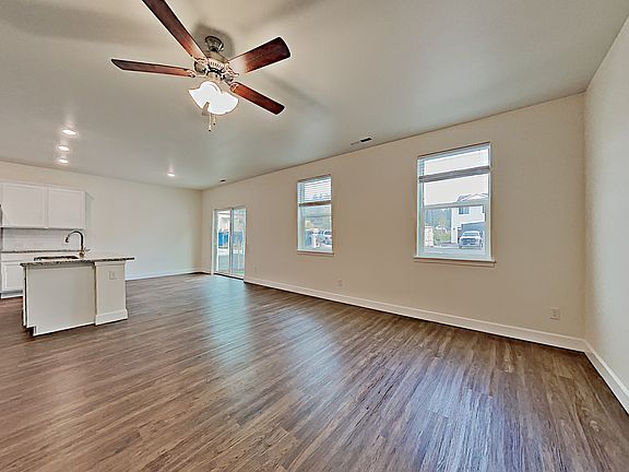 4th image of 10403 21st Pl SE