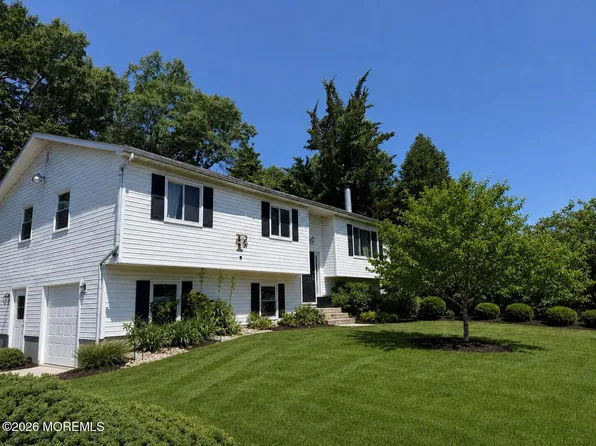 18 Pelican Drive, Bayville, NJ 08721