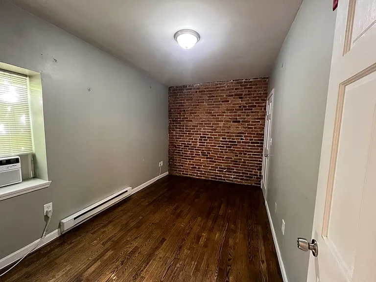 4 Michelangelo St #2 — Photo 20
