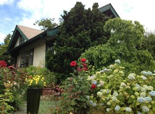 7027 17th Ave NE, Seattle, WA 98115