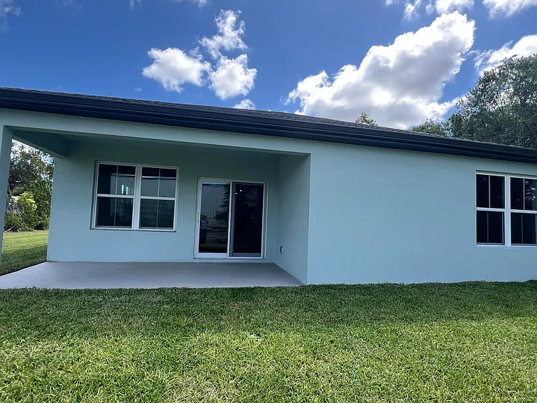 1782 SW Bayshore Blvd — Photo 42
