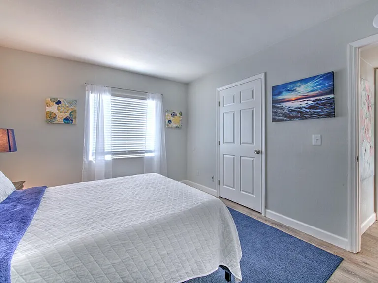 Pearl Cove Apartments — Photo 13