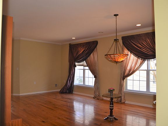 4th image of 7 Pinflower Ln