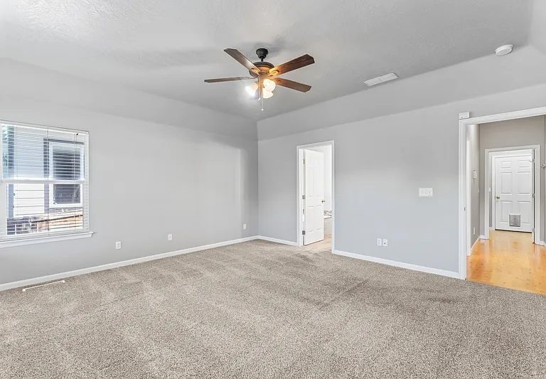 552 E Whitney Ct — Photo 19