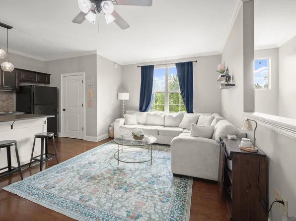 888 S Kenilworth Pkwy #3, Baton Rouge, LA 70820