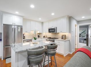 286 W Eagle Lake Dr, Maple Grove, MN 55369