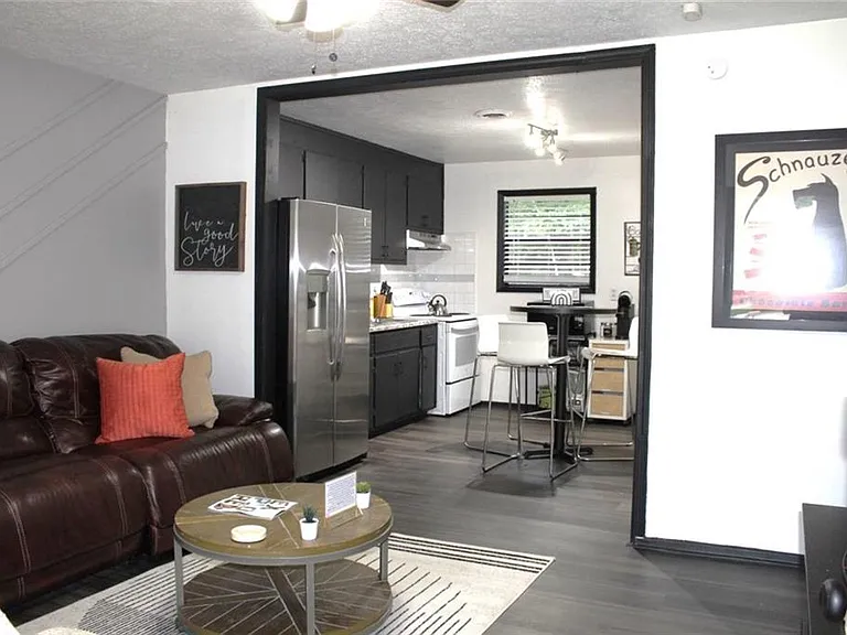 141 R L Stewart Ct — Photo 3