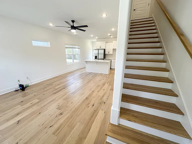 1703 W Holly St — Photo 9