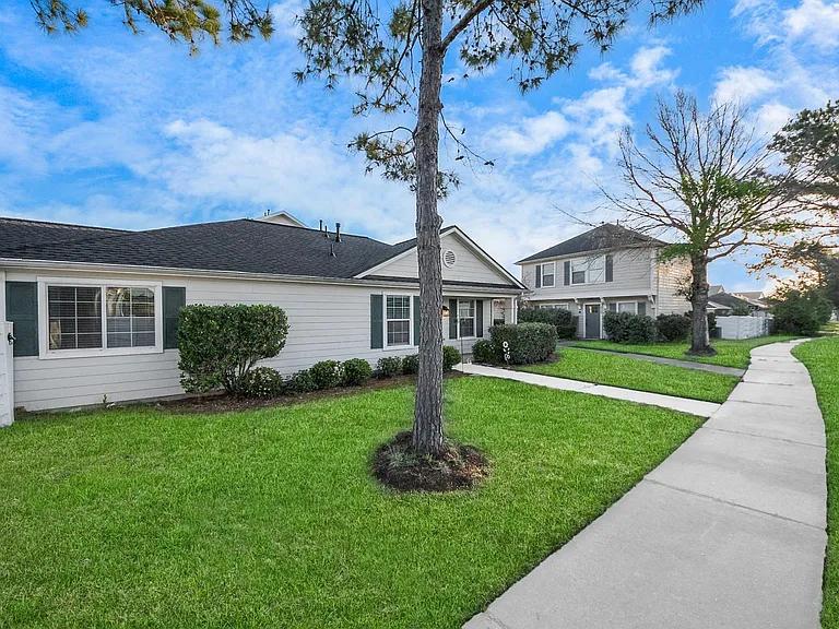 20641 Patriot Park Ln — Photo 3