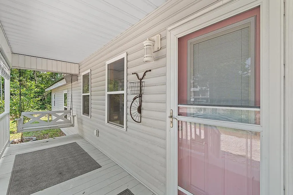3 bed, 1.5 bath, 1321 sqft, $2,000 — Photo 4