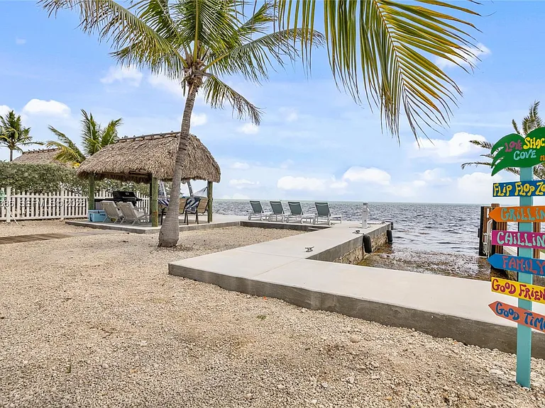 235 Tavernier Dr — Photo 33