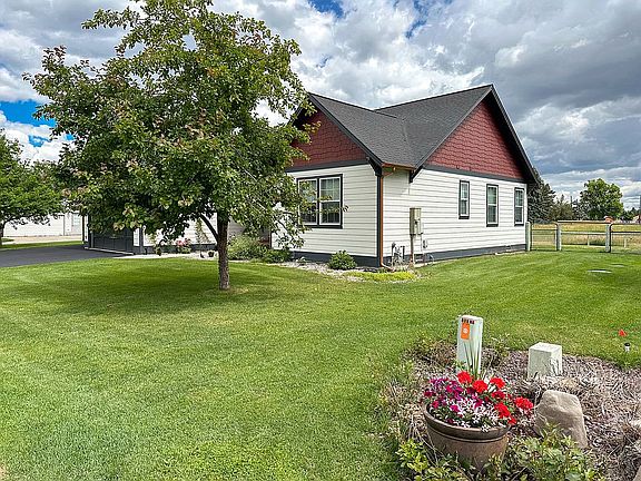 2nd image of 577 Wildflower Cir