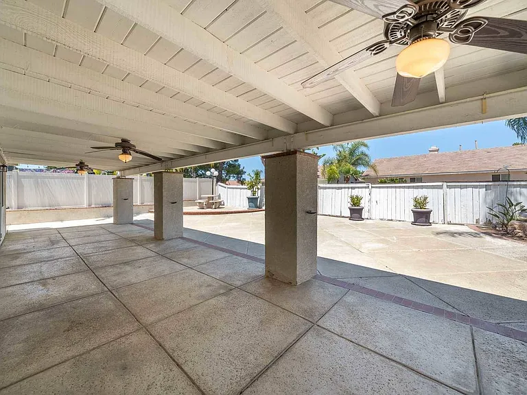 421 Minaret St — Photo 65