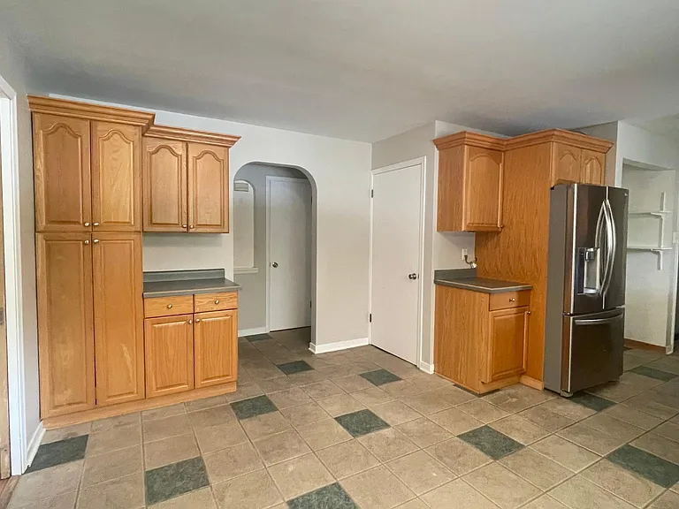 2200 S Ogden St — Photo 6