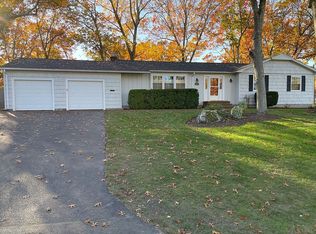 156 Carriage Hill Rd, North Kingstown, RI 02852