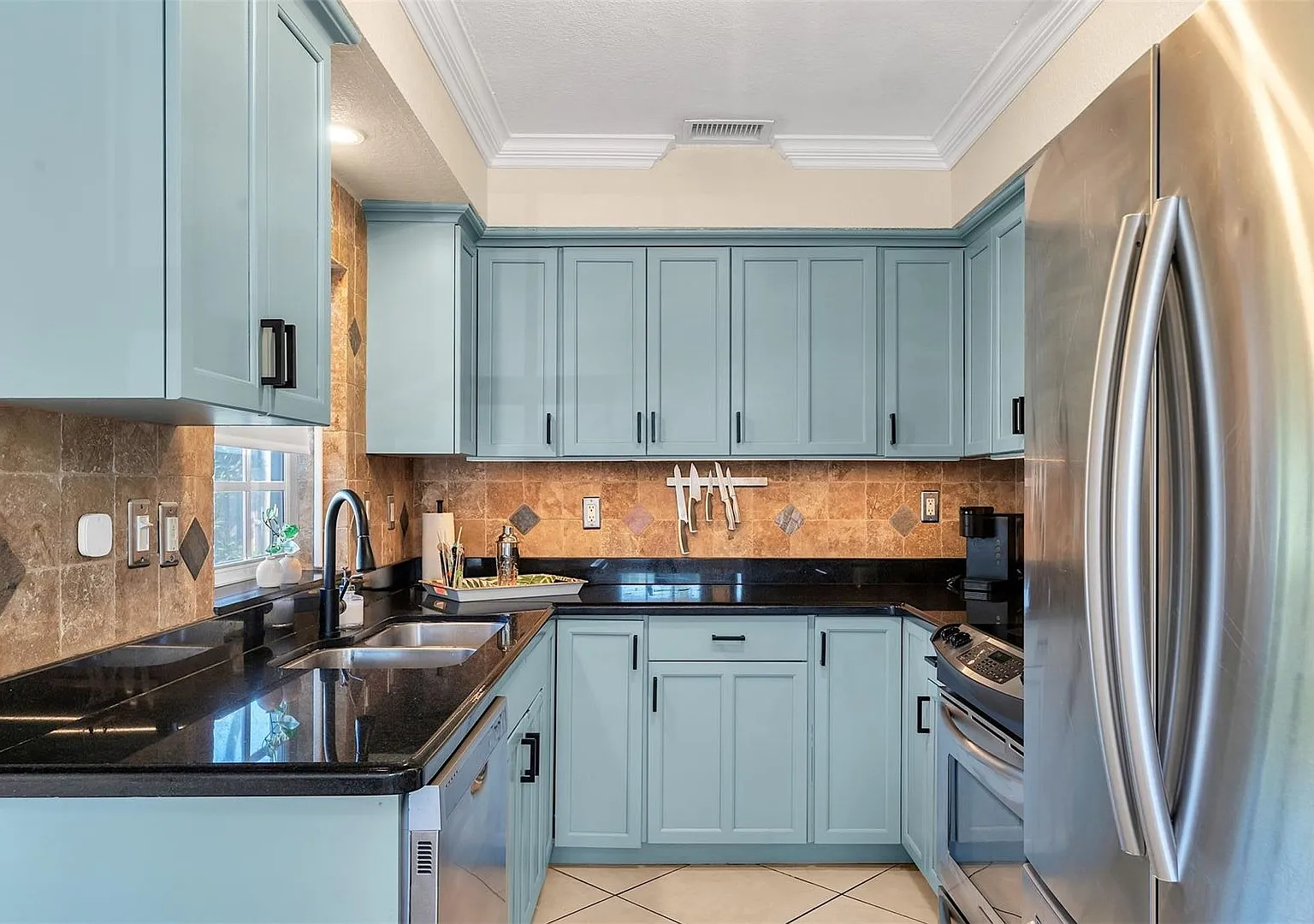 3221 Seaward Drive, Lauderdale By The Se, FL 33062 — Photo 3