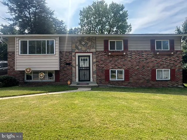 4 bed, 1.5 bath, 1135 sqft, $2,800 — Photo 1