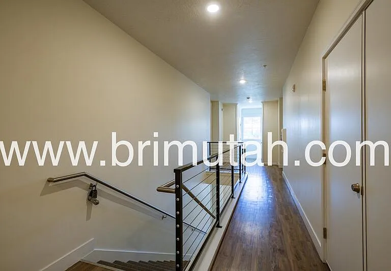 4645 S Locust Ln #10 — Photo 21