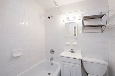 Rented by R New York