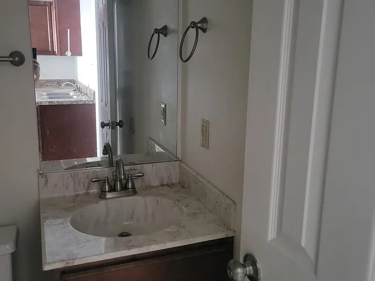 122 Easy St #122 — Photo 8