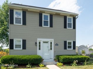 840 Manchester Ct, Geneva, IL 60134