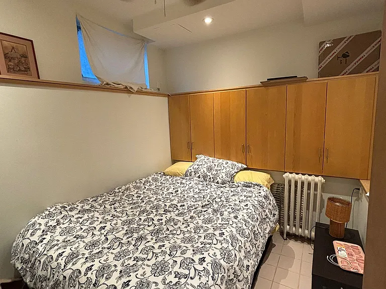 321 Palmerston Blvd #LOWER — Photo 3