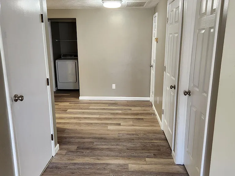 1256 Heritage Dr — Photo 4