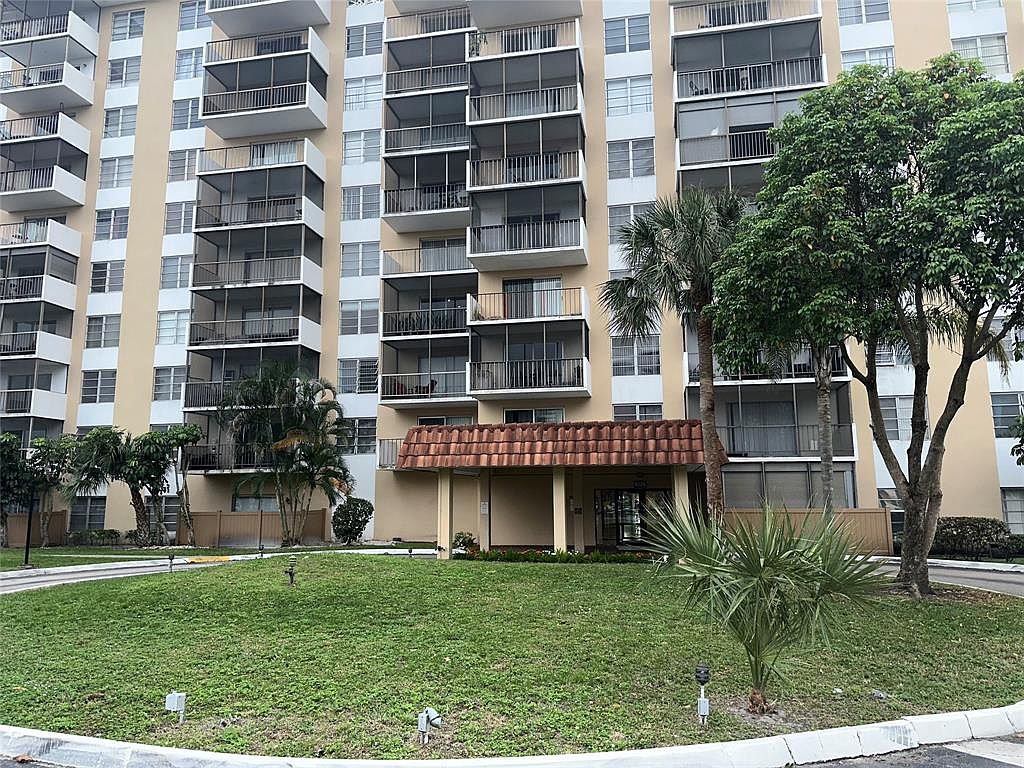 4174 Inverrary Dr #410