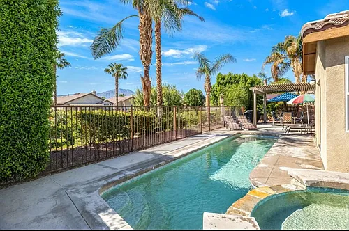 82667 Redford Way Photo 1