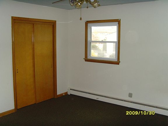 3rd image of 423 W Lincoln Ave