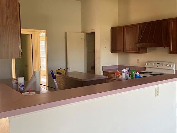 4th image of 256 Southwood Dr