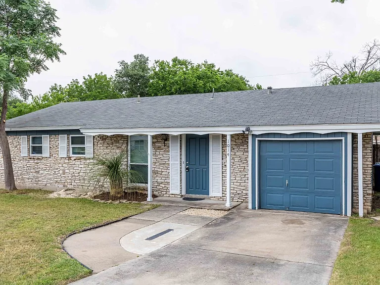1014 Morey Peak Dr — Photo 2