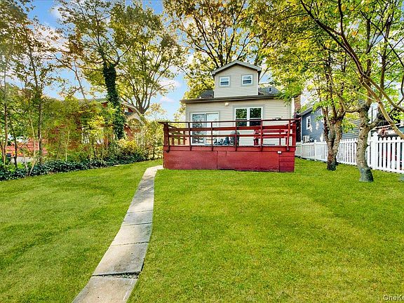 2nd image of 8 Soundview Terrace #8