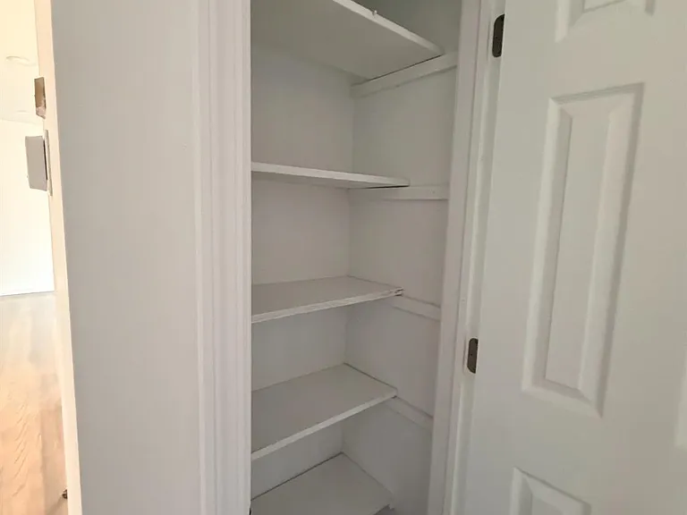 2460 Woodbridge Ave — Photo 18