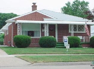 24604 Hayes Ave, Eastpointe, MI 48021
