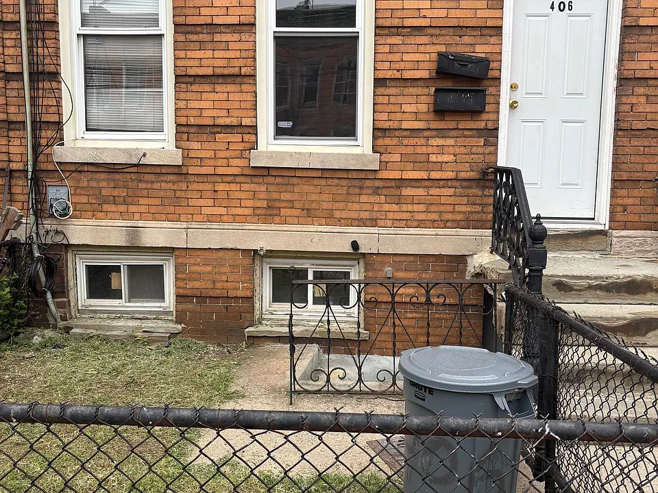 406 Woodlawn Ave #1