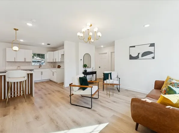 2223 Cunningham St, Irving, TX 75062