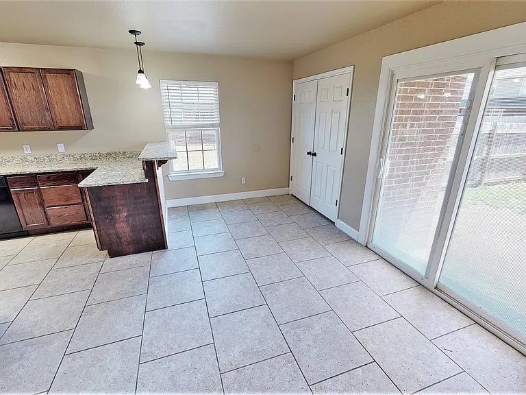 804 Meadowlands Drive — Photo 7