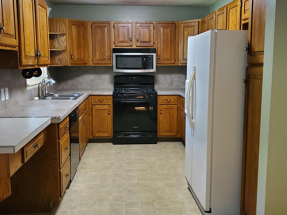 1127 Hilltop Dr, Lawrence, KS 66044 Zillow