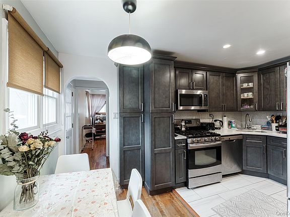 5th image of 69-62 199th Street