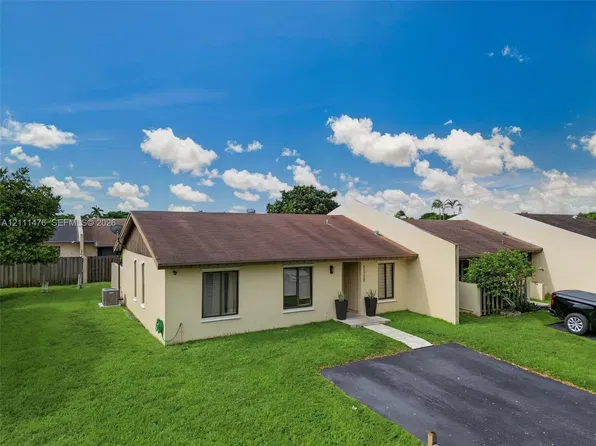 11720 SW 122nd Pl, Miami, FL 33186