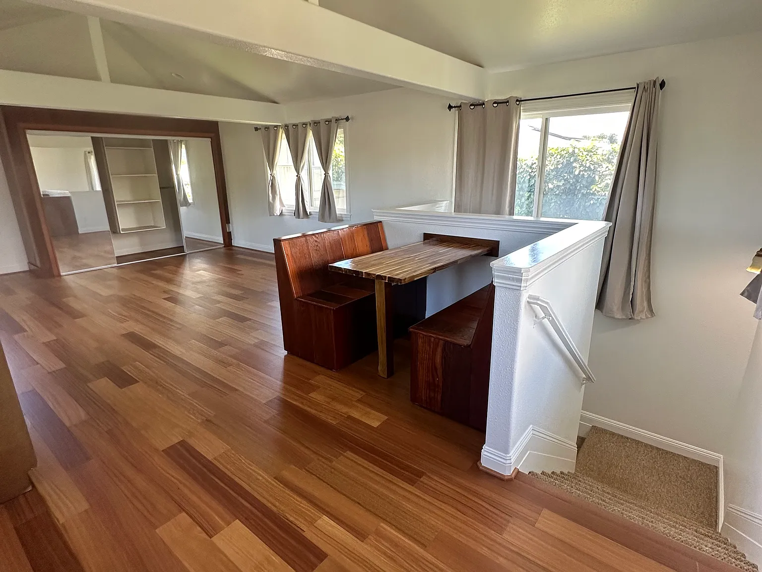 Studio, 700 sqft, $2,400 — Photo 3