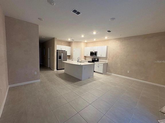 4th image of 4840 Revolutionary Way St