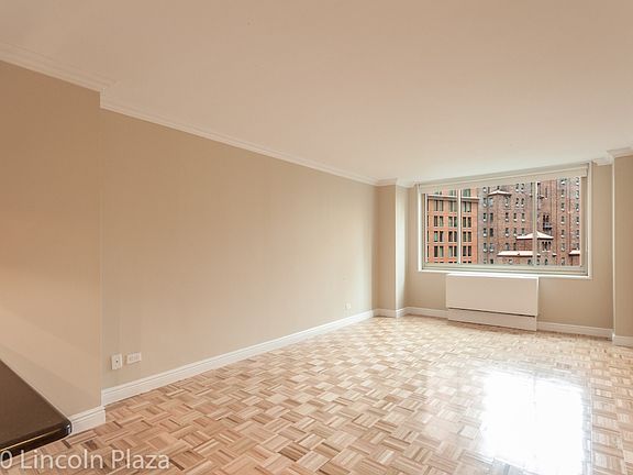 3rd image of 30 W 63rd St APT 4T