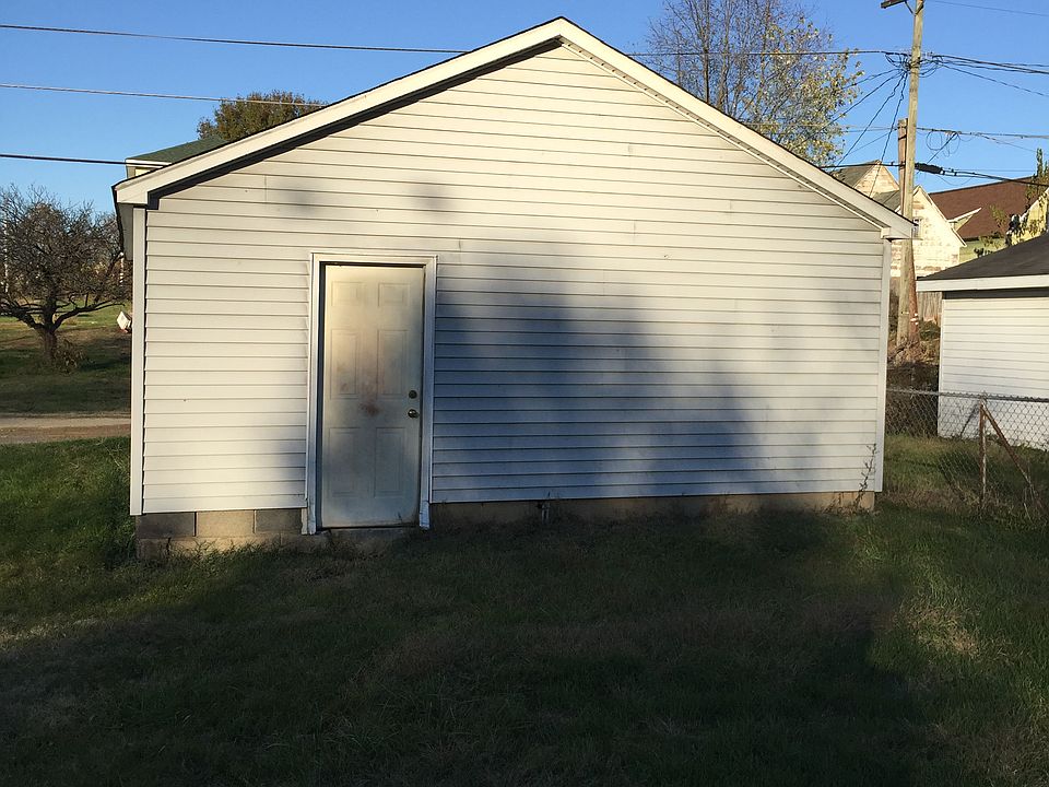 2nd image of 1617 Maple St