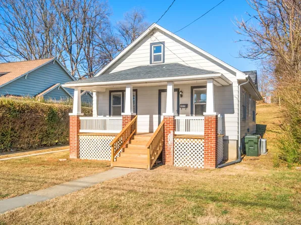 2015 W Beverley St, Staunton, VA 24401