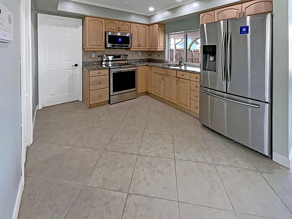 2nd image of 8651 NW 16th Street
