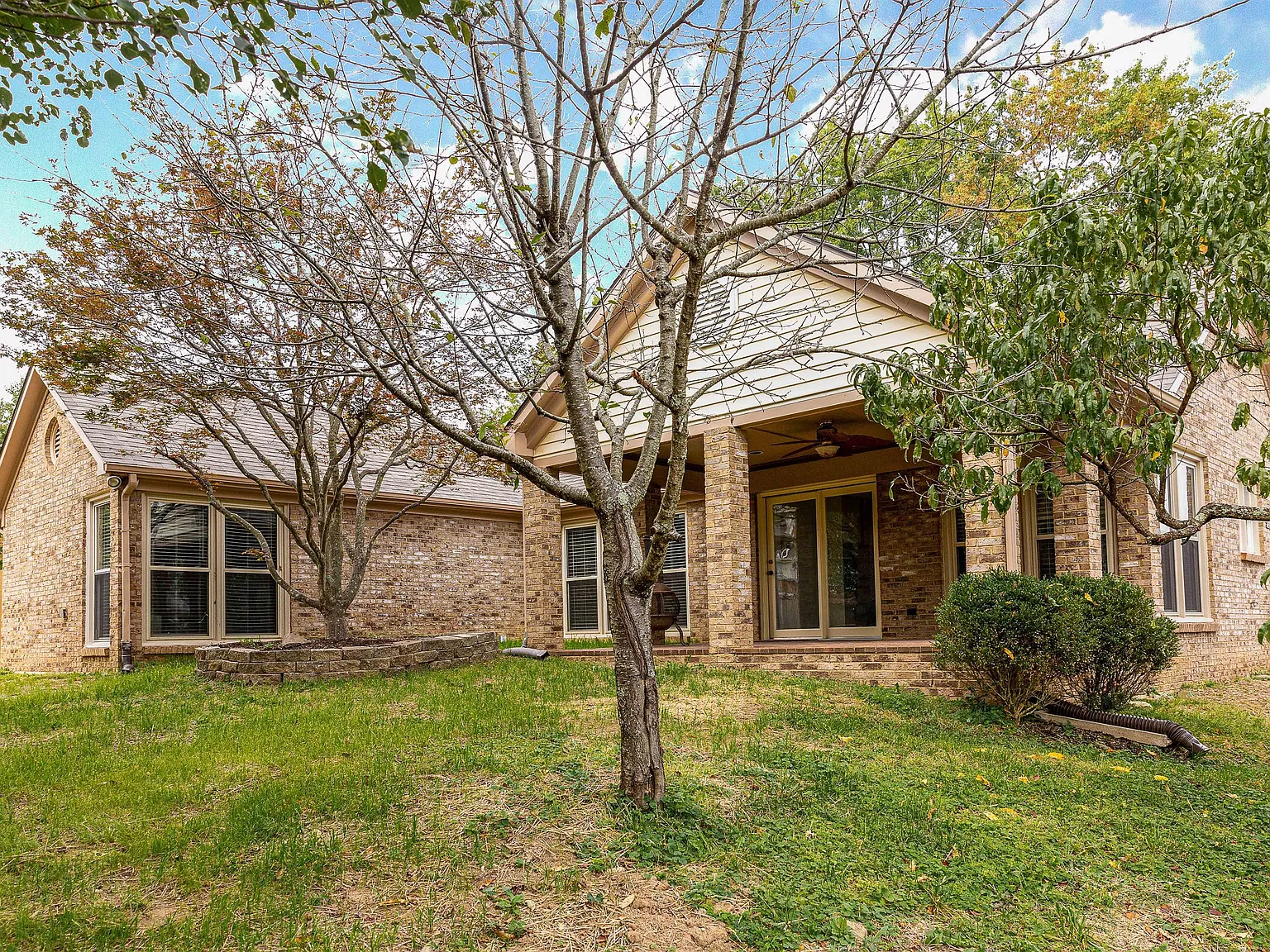 4661 Saron Drive - 1 — Photo 2