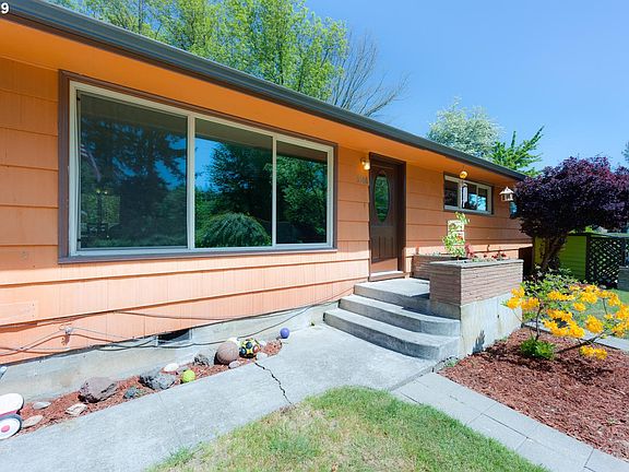 4th image of 3508 NE Petticoat Ln