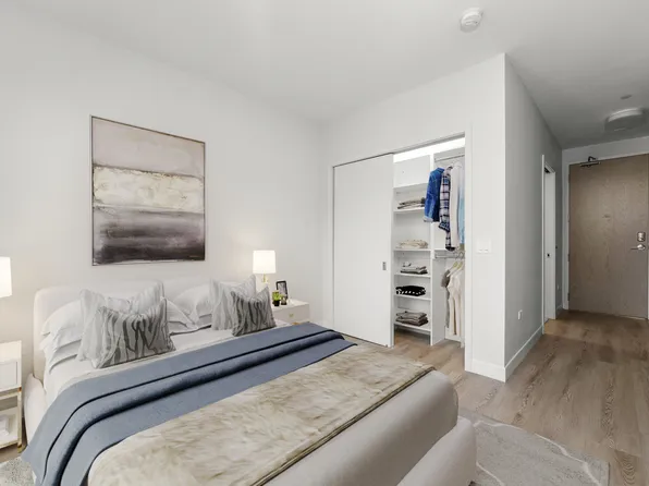 641 N Ogden Ave, Chicago, IL